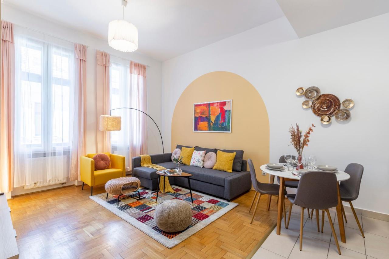Central Gozsdu Apartment In The Party Street 布达佩斯 外观 照片